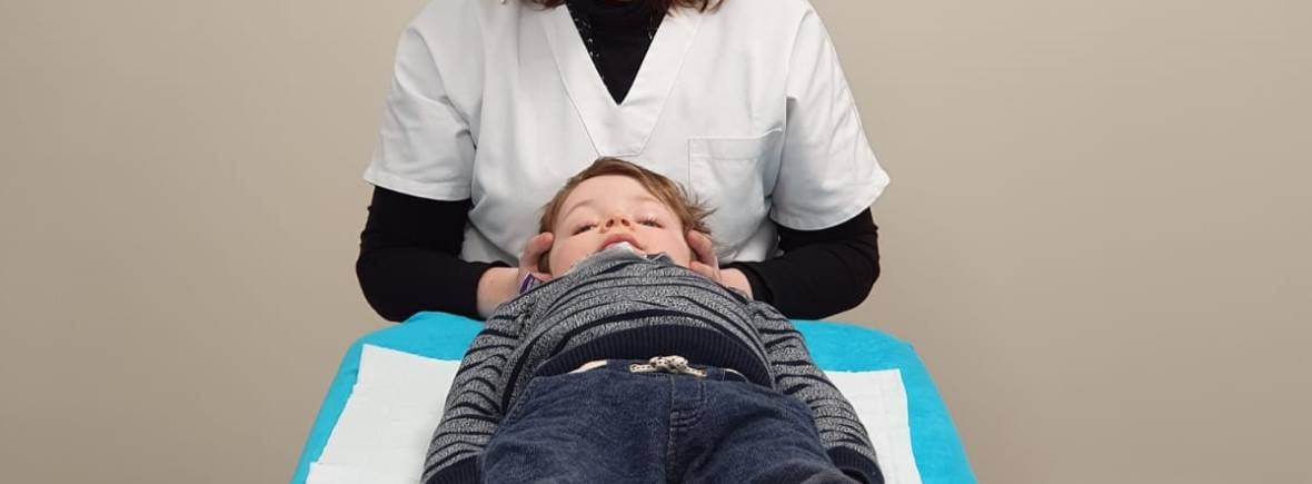 justine lapique osteopathe grezieu la varenne osteopathie lombalgie sciatique nourisson femmes enceintes arthrose fertilité enfants constipation lumbago senior sport