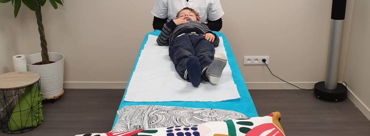 justine lapique osteopathe grezieu la varenne osteopathie lombalgie sciatique nourisson femmes enceintes arthrose fertilité enfants constipation lumbago senior sport